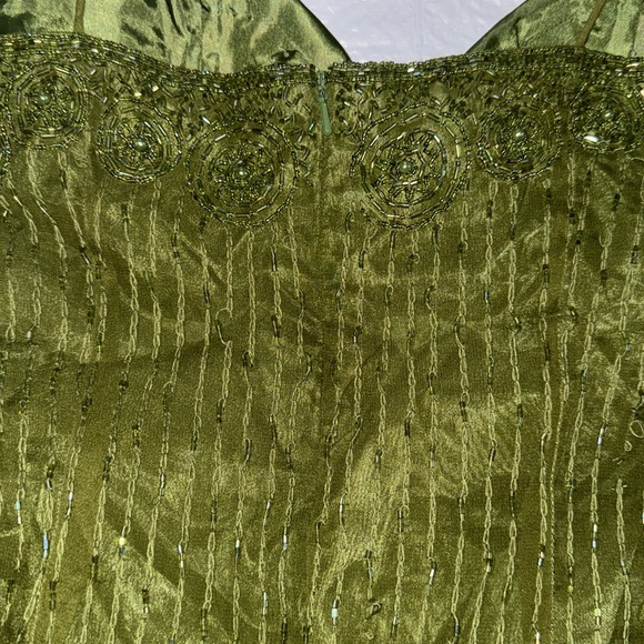 Marsoni size 8 like new condition used once w green sash fits like a 6 30”waist - Picture 17 of 17